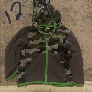 The North Face Kids Camouflage Hoodie - Green and Black
